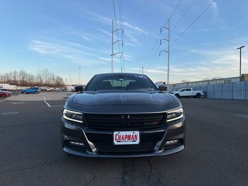 Used 2018 Dodge Charger R/T w/ Navigation & Travel Group image 2