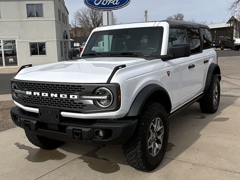 Used 2025 Ford Bronco Badlands AWD/4WD image 1