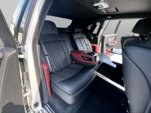 Used 2024 Rolls-Royce Phantom Sedan RWD image 20