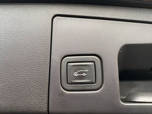 Certified 2023 Cadillac XT4 Luxury w/ Cold Weather Package image 13