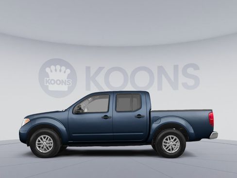 Used 2019 Nissan Frontier SV image 2