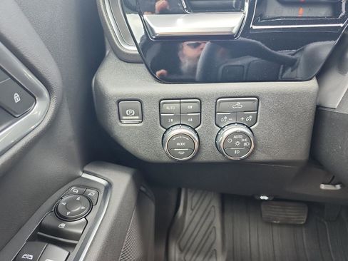 New 2026 GMC Sierra 1500 Elevation image 18