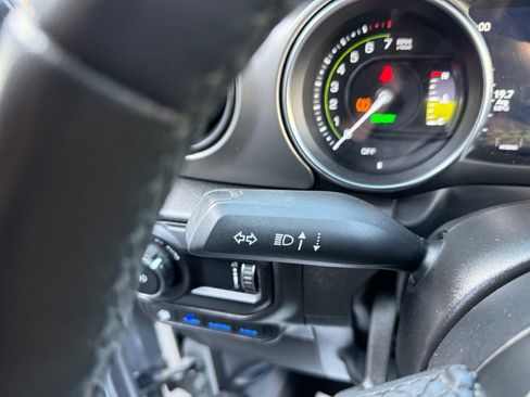 Used 2023 Jeep Wrangler Unlimited AWD/4WD image 19