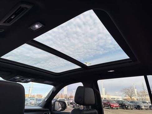 Used 2021 Chevrolet Tahoe Z71 image 20