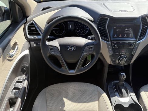 Used 2019 Hyundai Santa Fe XL SE image 14