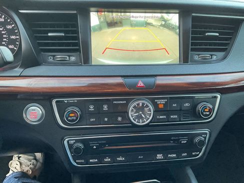 Used 2017 Kia Cadenza Premium w/ Luxury Package image 16