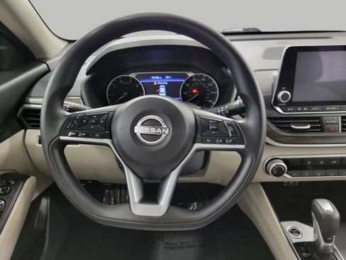 Used 2025 Nissan Altima 2.5 SV image 5