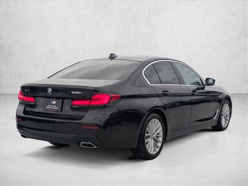 Used 2023 BMW 530i xDrive w/ Premium Package image 5
