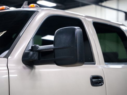 Used 2006 Chevrolet Silverado 3500 LT w/ Heavy-Duty Power Package AWD/4WD image 21