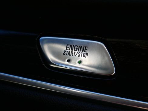 Used 2021 Buick Enclave Avenir w/ Avenir Technology Package image 17