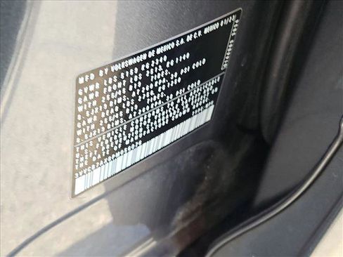 Used 2023 Volkswagen Tiguan SE R-Line image 25