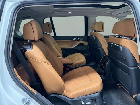 Used 2026 BMW X7 xDrive40i w/ Executive Package image 12