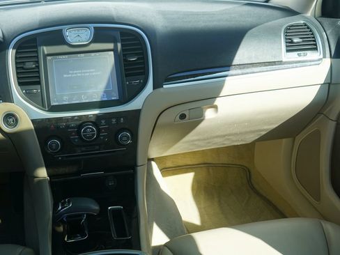Used 2013 Chrysler 300 AWD w/ Driver Convenience Group image 23