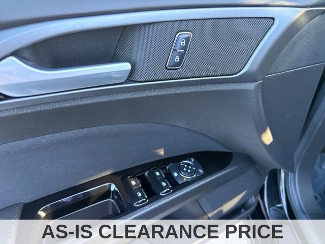 Used 2016 Ford Fusion SE AWD/4WD image 25