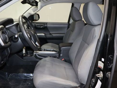 Used 2019 Toyota Tacoma SR5 image 17