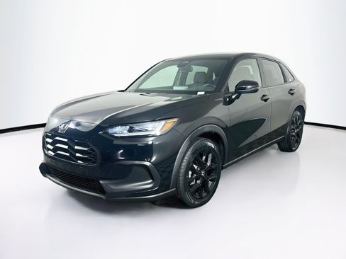 Used 2025 Honda HR-V Sport image 3