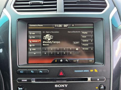 Used 2016 Ford Explorer Platinum AWD/4WD image 16