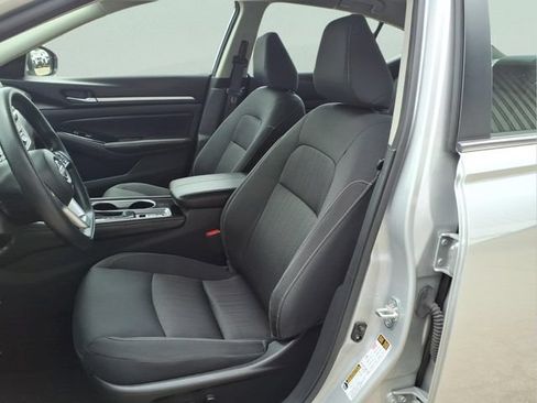 Used 2023 Nissan Altima 2.5 SV AWD/4WD image 12