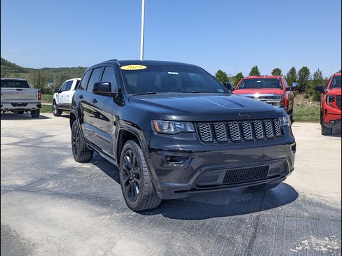 Used 2019 Jeep Grand Cherokee Altitude AWD/4WD image 5