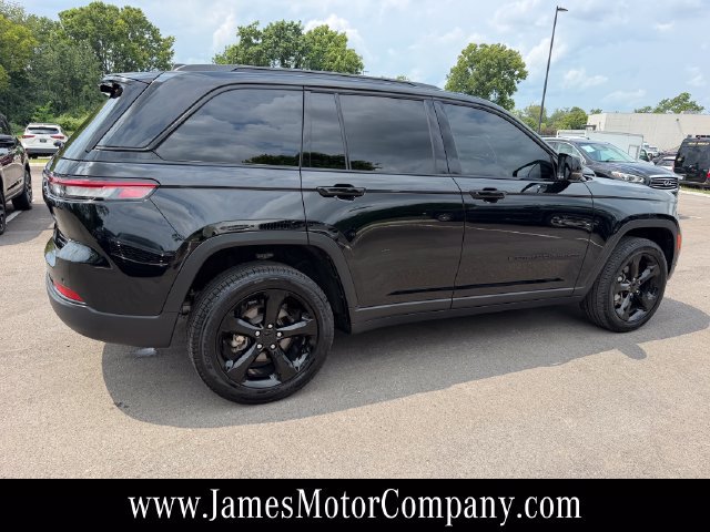 Used 2025 Jeep Grand Cherokee Limited w/ Luxury Tech Group II AWD/4WD image 7