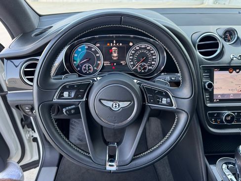 Used 2019 Bentley Bentayga image 14