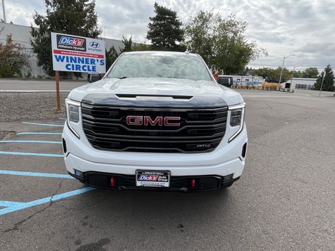 Used 2023 GMC Sierra 1500 AT4 w/ Technology Package image 9