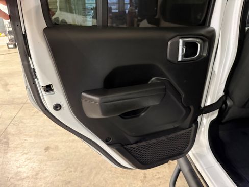 Used 2022 Jeep Wrangler Unlimited Sport AWD/4WD image 43