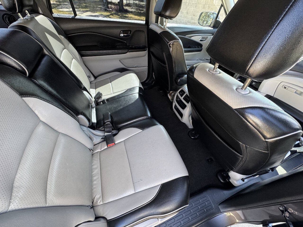 Used 2017 Honda Pilot LX image 27