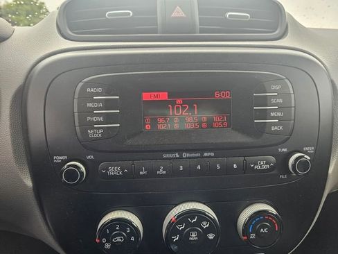 Used 2014 Kia Soul FWD image 20