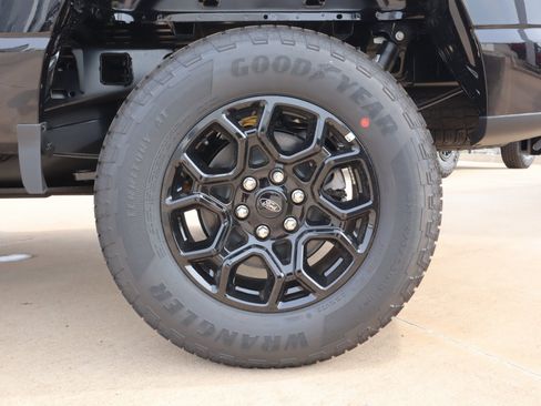 New 2025 Ford F150 Lariat w/ FX4 Off-Road Package image 20