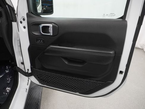 Used 2023 Jeep Wrangler Unlimited Sahara w/ Cold Weather Group image 44