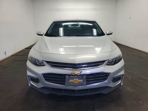 Used 2018 Chevrolet Malibu LT FWD image 2