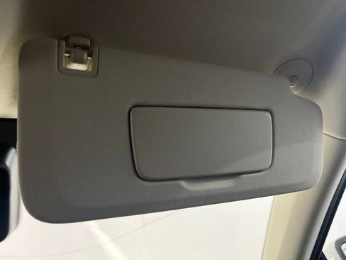 Used 2023 Buick Envision Essence image 77