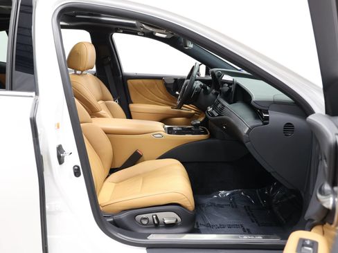 Used 2024 Lexus LS 500 w/ Interior Upgrade Package RWD image 95