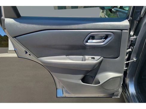 Used 2024 Nissan Rogue SV AWD/4WD image 15