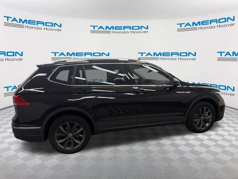 Used 2023 Volkswagen Tiguan SE w/ Panoramic Sunroof Package FWD image 6