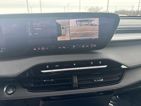 Used 2025 Buick Enclave Preferred image 27