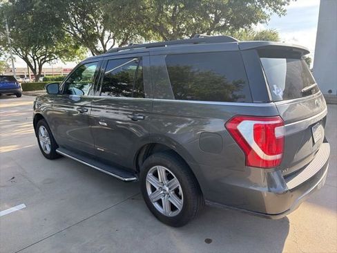 Used 2020 Ford Expedition XLT w/ Equipment Group 202A RWD image 3