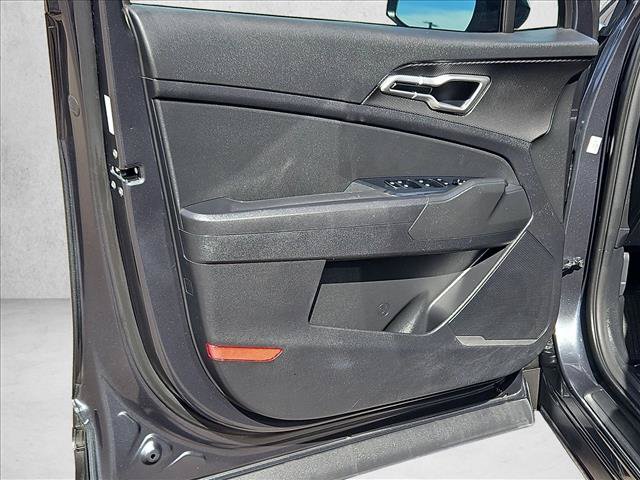 Used 2023 Kia Sportage LX FWD image 11