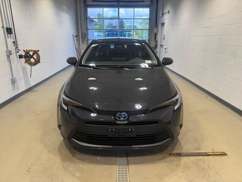 Certified 2024 Toyota Corolla LE AWD/4WD image 8