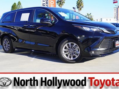 Used 2025 Toyota Sienna XLE