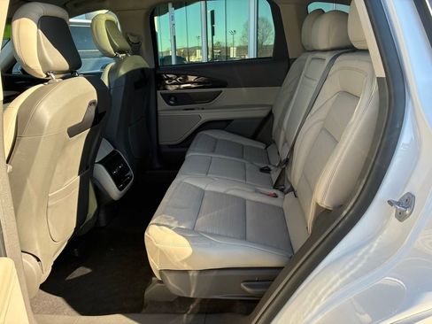 Certified 2024 Lincoln Nautilus Reserve w/ Equipment Group 202A image 21