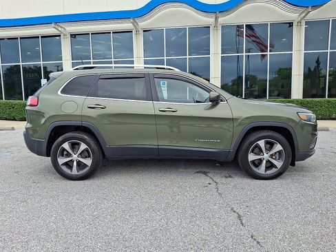 Used 2019 Jeep Cherokee Limited AWD/4WD image 7