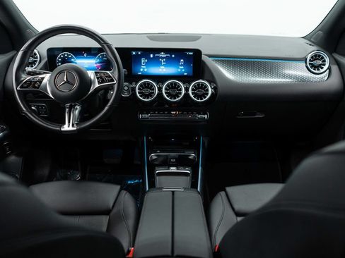 Used 2025 Mercedes-Benz GLA 250 4MATIC w/ Winter Package image 9
