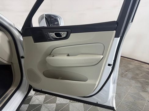 Used 2019 Volvo XC60 T5 Inscription w/ Protection Package Premier FWD image 24