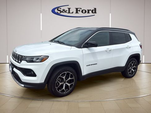 Used 2025 Jeep Compass Limited AWD/4WD image 2