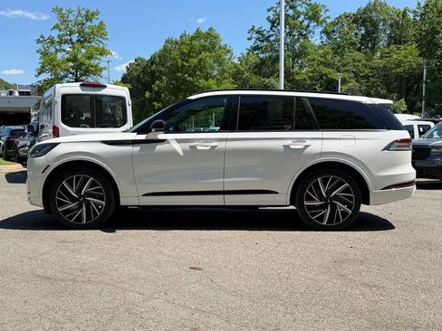 Used 2025 Lincoln Aviator Black Label w/ Jet Appearance Package AWD/4WD image 4