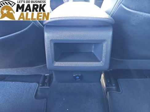 Used 2020 Toyota Camry SE image 21