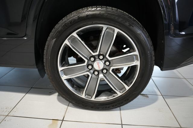 Used 2017 GMC Acadia Denali w/ Technology Package AWD/4WD image 10