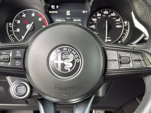 Used 2023 Alfa Romeo Stelvio Veloce AWD/4WD image 18